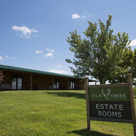 Elk Creek Lodging Hotel Owenton Exterior photo