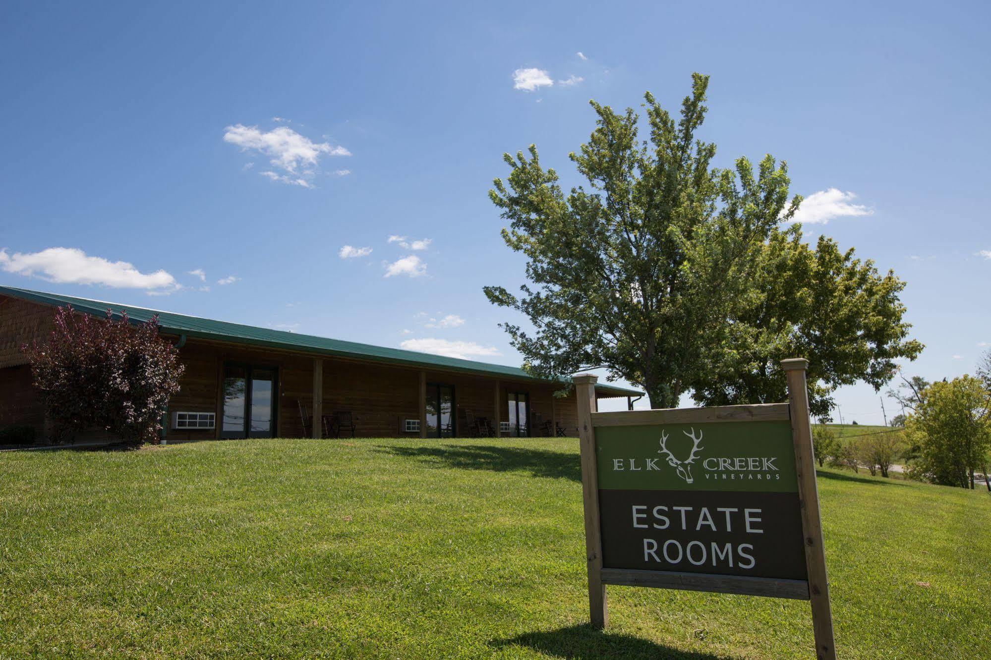 Elk Creek Lodging Hotel Owenton Exterior photo